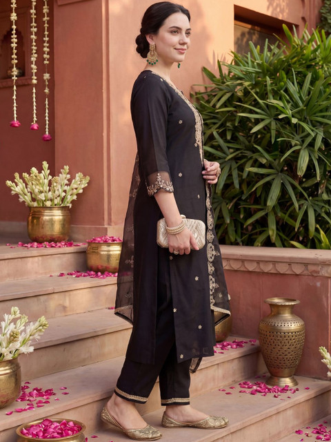 Indo Era Women Ethnic Motifs Embroidered Regular Thread Work Liva Kurta with Trousers & With Dupatta - Image 4