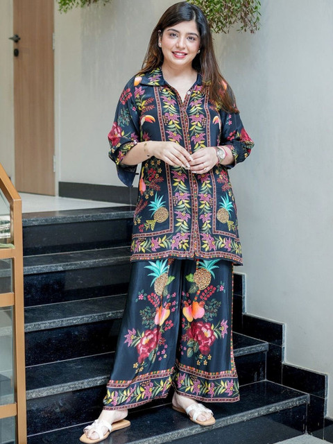 Aaghnya Women Floral Printed Regular Top with Palazzos