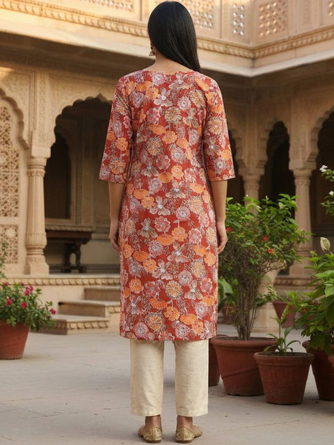 Milvia Women Floral Printed Floral Crepe Kurta - Image 4