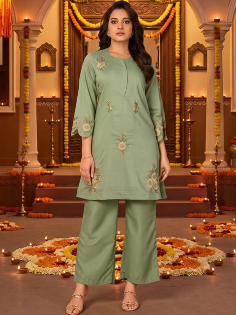 TULYATA Floral Silk Embroidered Tunic with Trousers