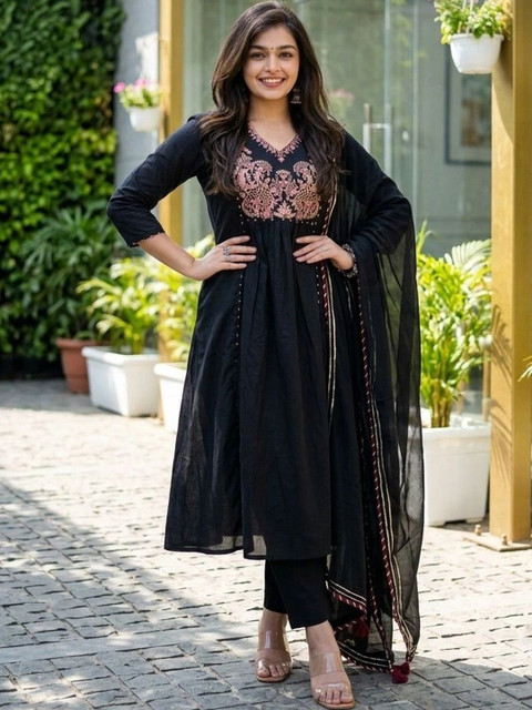 Vastrakaya Women Ethnic Motifs Embroidered Empire Thread Work Pure Cotton Kurta with Trousers & With Dupatta