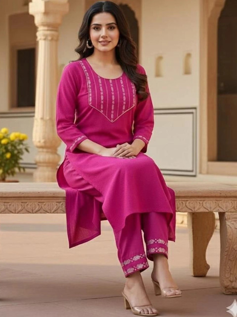 Auzanoor Collection Women Ethnic Motifs Embroidered Regular Thread Work Pure Wool Kurta with Trousers - Image 2