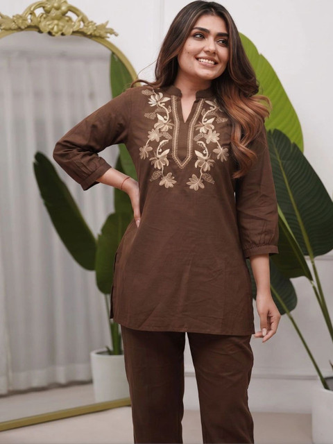 IKLO Cotton Solid Three-Quarter Sleeves Top with Trousers - Image 2