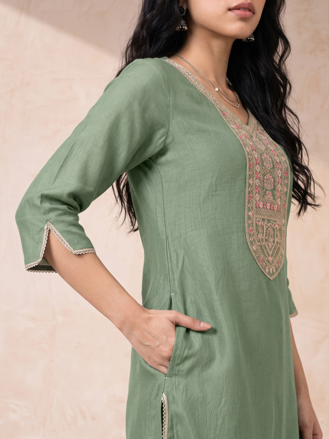 fusion by glitchez V-Neck Floral Zari Embroidered Straight Kurta - Image 3