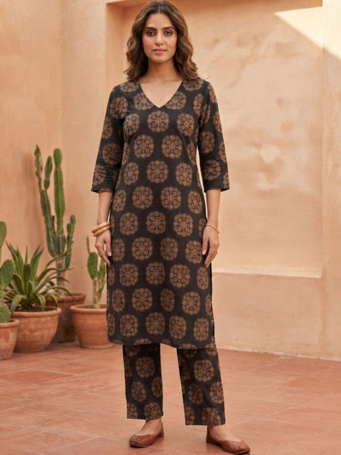 CONSILIAMEA Women Ethnic Motifs Printed Regular Pure Cotton Kurta with Trousers Set