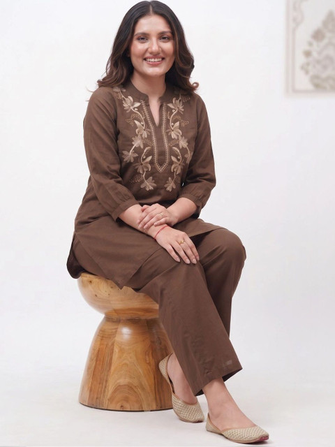 IKLO Cotton Solid Three-Quarter Sleeves Top with Trousers - Image 7