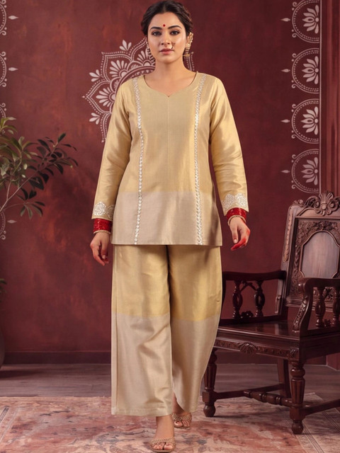SOURAGYA Women Dyed Regular Gotta Patti Kurta with Trousers