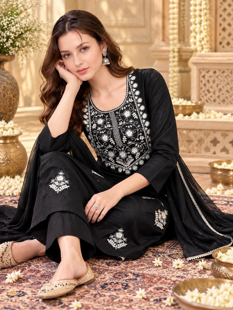 SINGNI Women Ethnic Motifs Thread Work Pure Cotton Kurta with Trousers &Dupatta - Image 5