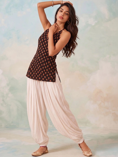 NAVYAAZRI Women Ethnic Motifs Printed Halter Neck Indie Prints Kurta - Image 3