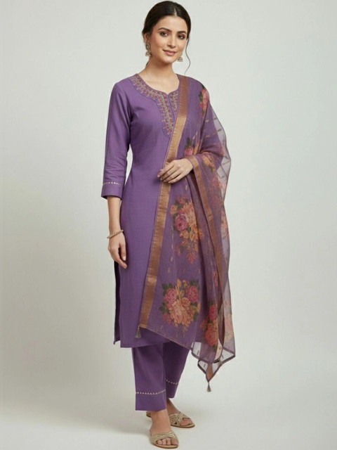 Anouk Rustic Women Floral Embroidered Regular Thread Work Kurta with Trousers & With Dupatta - Image 3