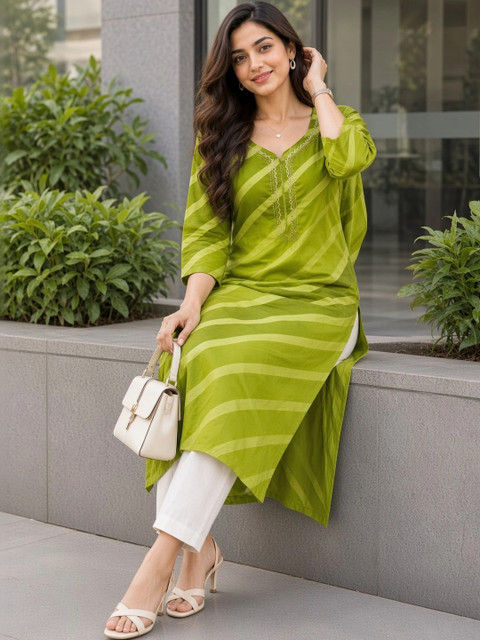Rajnandini Women Printed Thread Work Kurta - Image 5
