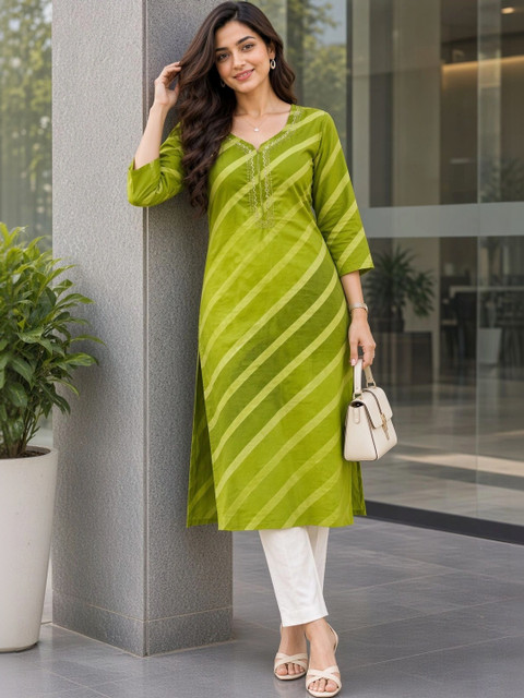 Rajnandini Women Printed Thread Work Kurta - Image 3