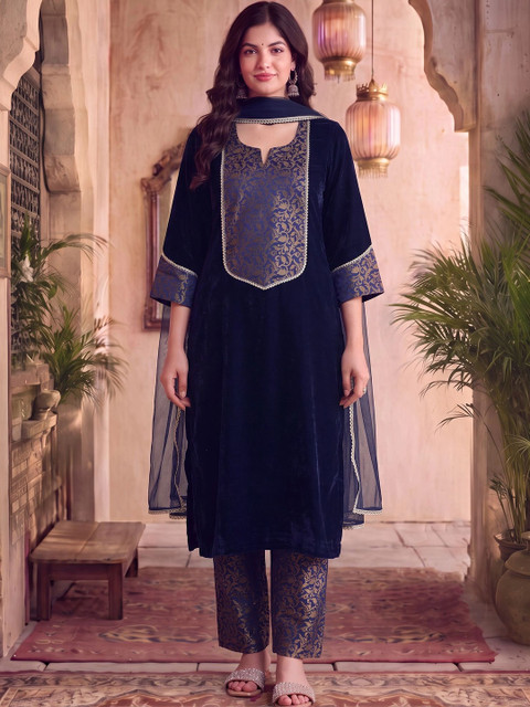 House of Pataudi Women Ethnic Motifs Regular Velvet Kurta with Trousers & With Dupatta