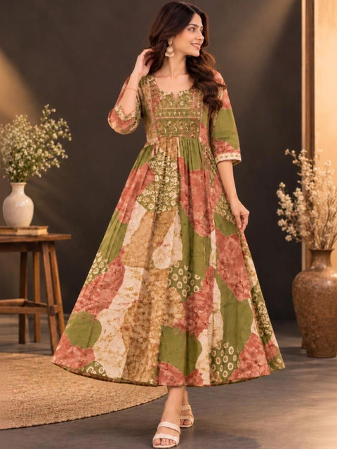 SHIFZ Women Floral Printed Thread Work Floral Anarkali Kurta