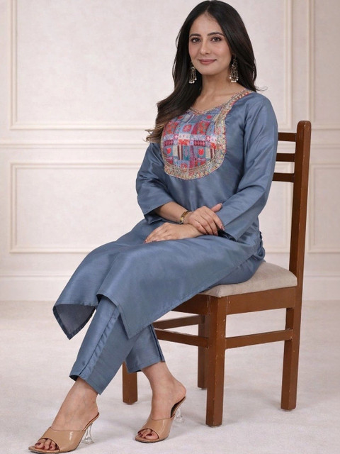 SZN Floral Embroidered Tunic with Trousers - Image 4