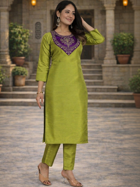 SZN Floral Embroidered Tunic with Trousers - Image 6