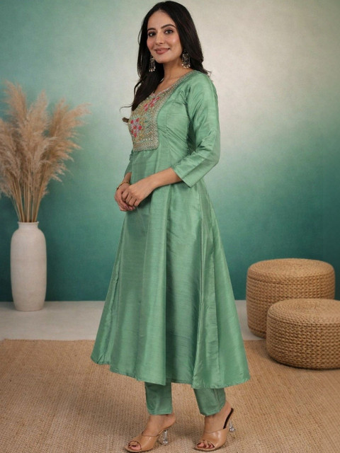 Sea Green Embroidered Tunic with Trousers - Image 6