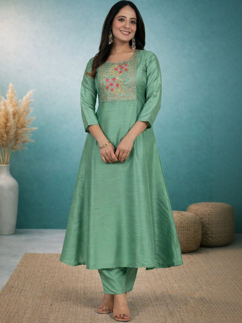 Sea Green Embroidered Tunic with Trousers - Image 3