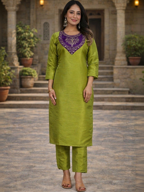 SZN Floral Embroidered Tunic with Trousers - Image 3