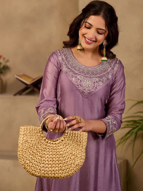 SZN Floral Embroidered Tunic with Trousers - Image 5