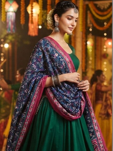 Dupatta Bazaar Ethnic Motifs Printed Ikat Dupatta - Image 5