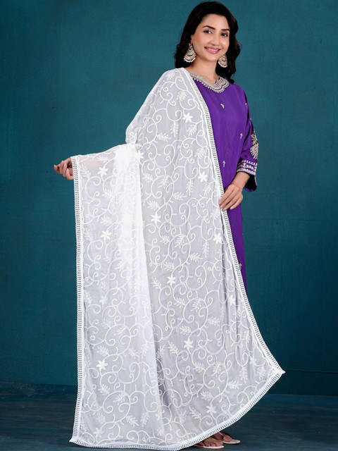 Avni N Anvi Embroidered Dupatta with Thread Work - Image 5