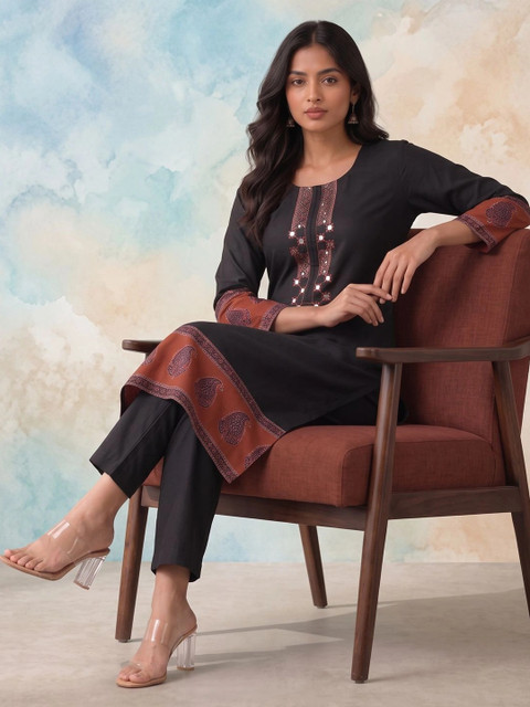 AADVIKA Women Paisley Embellished Mirror Work Kurta - Image 4