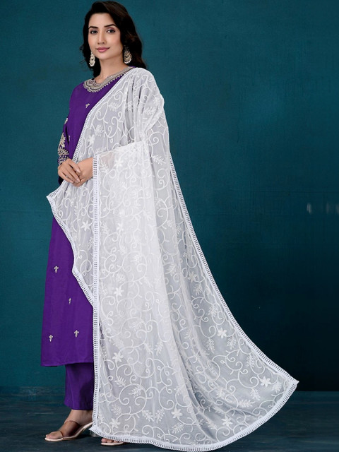 Avni N Anvi Embroidered Dupatta with Thread Work - Image 4