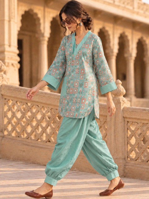 VARNI ENTERPRISE Women Floral Printed Regular Pure Cotton Kurti with Patiala - Image 3
