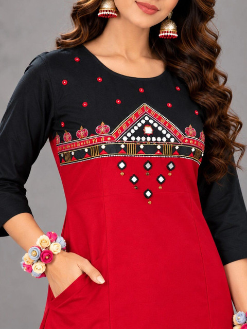 UNILYN Bling & Sparkly Embroidered Tunic with Trousers - Image 4