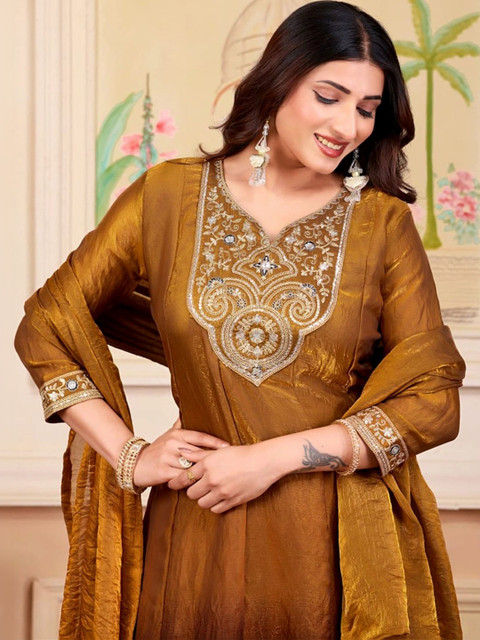 SACi Women Ombre Dyed Regular Kurta with Palazzos & With Dupatta - Image 5