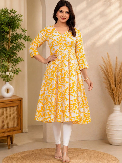 Bachuu Women Floral Printed Pastels Kurta - Image 7
