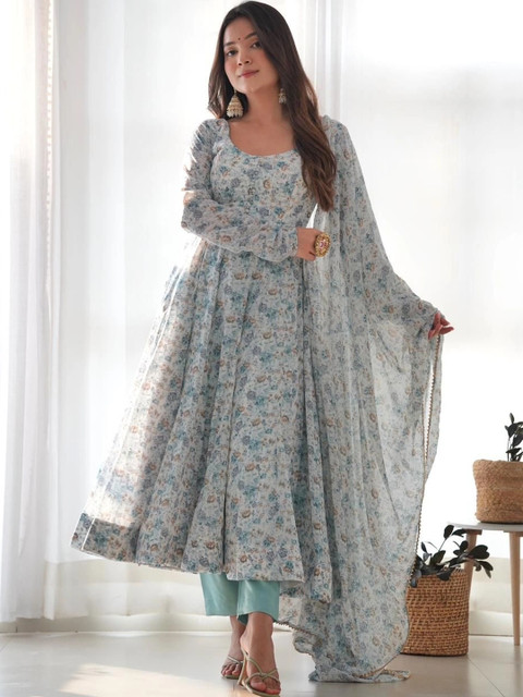 PAVITRAA SAREES Women Floral Printed Regular Kurta with Trousers & With Dupatta