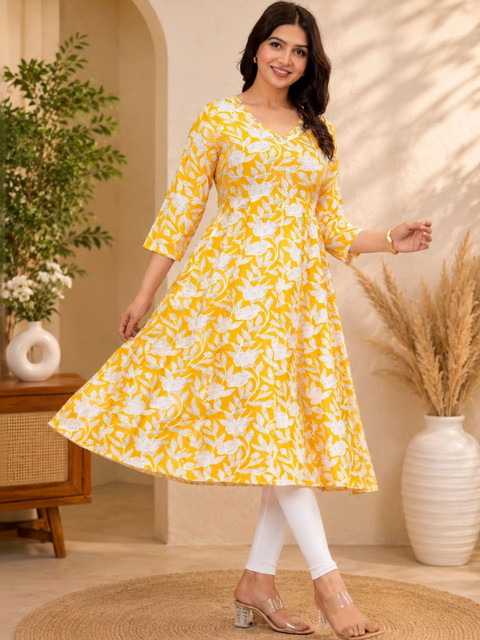 Bachuu Women Floral Printed Pastels Kurta - Image 3