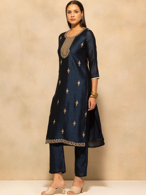 Sabhyata Women Ethnic Motifs Embroidered Regular Thread Work Kurta with Trousers - Image 2
