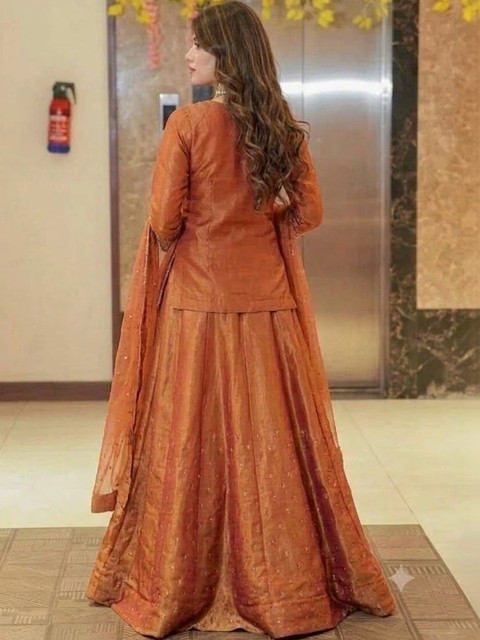 PAVITRAA SAREES Women Ethnic Motifs Embroidered Regular Kurta with Skirt & With Dupatta - Image 3