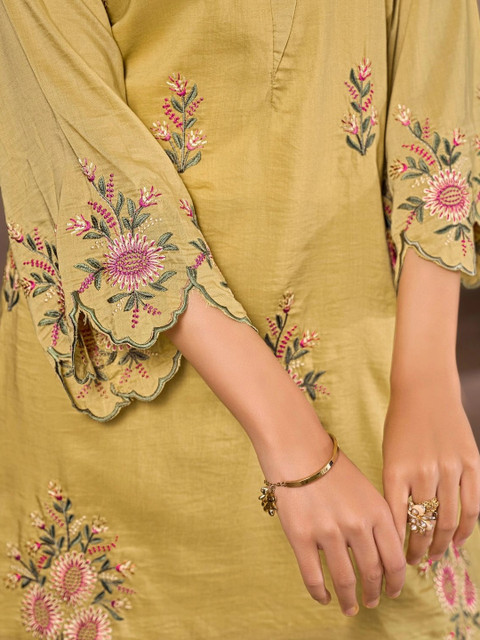 TULYATA Indie Florals Silk Embroidered Tunic with Palazzos - Image 4