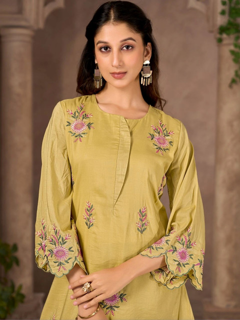 TULYATA Indie Florals Silk Embroidered Tunic with Palazzos - Image 5