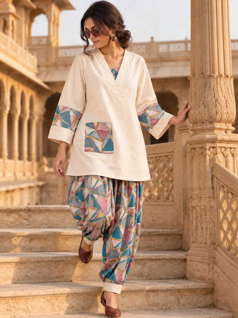 VARNI ENTERPRISE Women Printed Regular Pure Cotton Kurta with Patiala