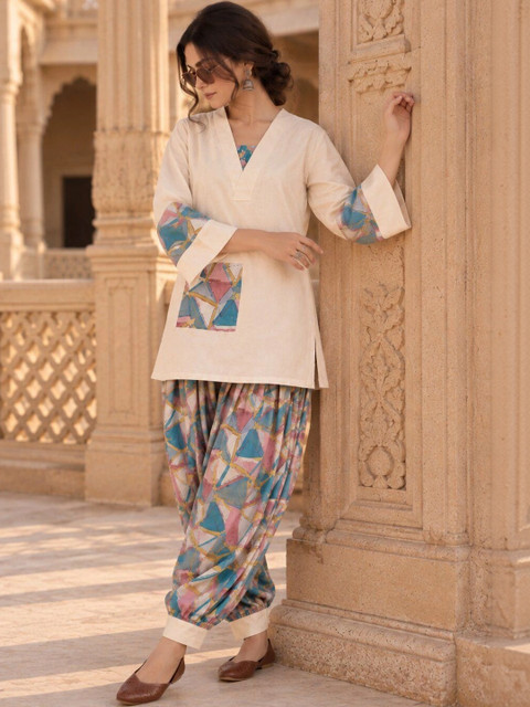 VARNI ENTERPRISE Women Printed Regular Pure Cotton Kurta with Patiala - Image 4