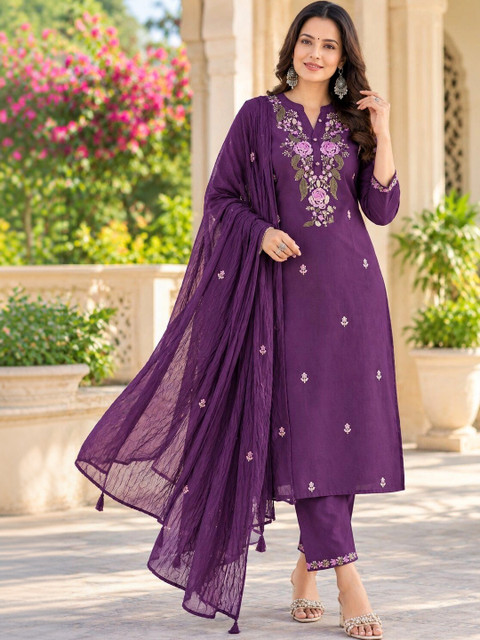 MANOOHARI Women Floral Embroidered Regular Thread Work Pure Cotton Kurta with Trousers & With Dupatta