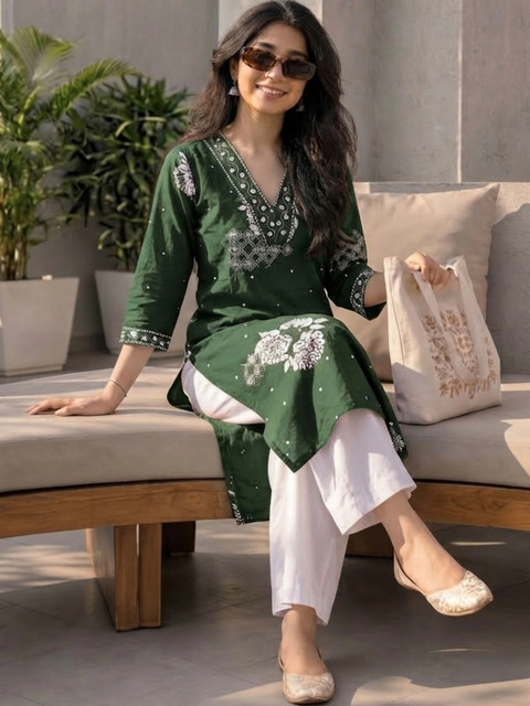 Zyla Women Floral Embroidered Thread Work Floral Kurta - Image 4