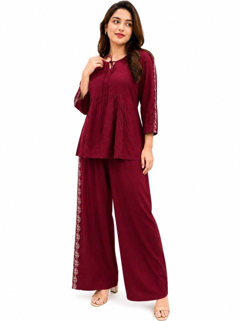 Darshan Style Hub Embroidered Top with Trousers
