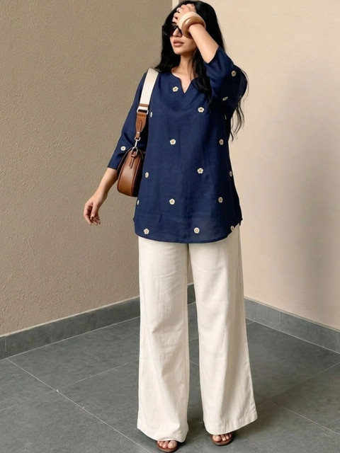 LAZURI BOUTIQUE Women Floral Embroidered Thread Work Floral Kurta
