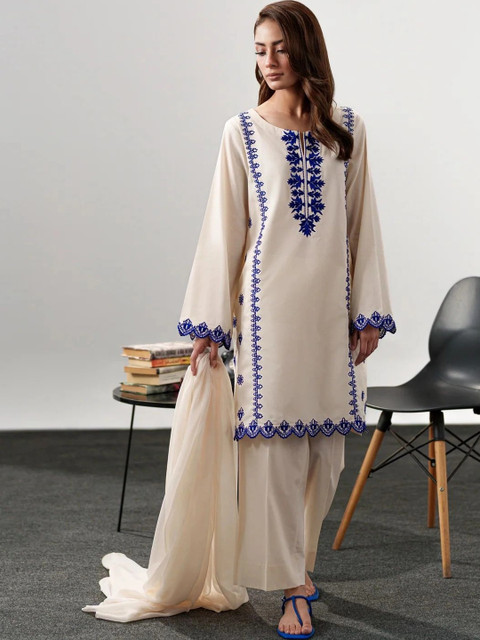 Aeristo Women Ethnic Motifs Embroidered Regular Thread Work Chanderi Silk Kurta with Trousers & With Dupatta