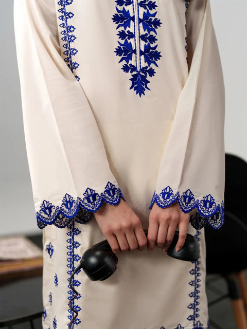 Aeristo Women Ethnic Motifs Embroidered Regular Thread Work Chanderi Silk Kurta with Trousers & With Dupatta - Image 6