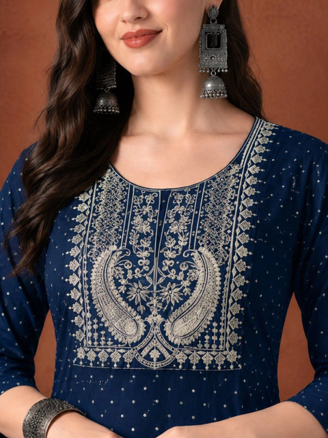 HERE&NOW Women Embroidered Thread Work Kurta - Image 4