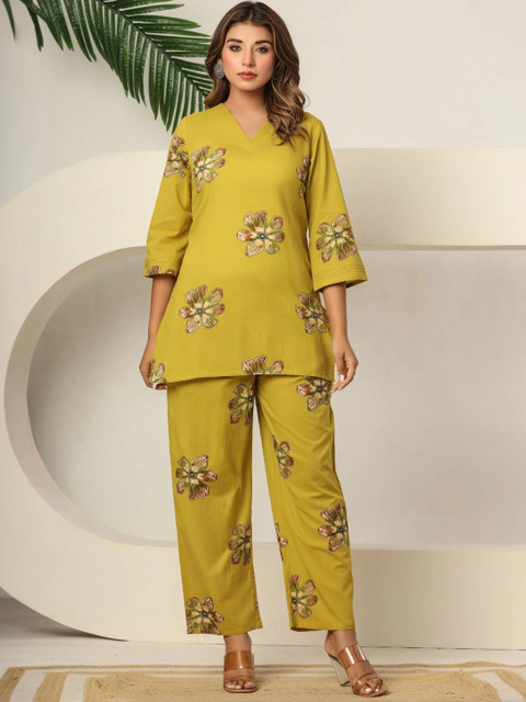 VEDANA Three-Quarter Sleeves Romantic Florals Cotton Printed Top with Trousers