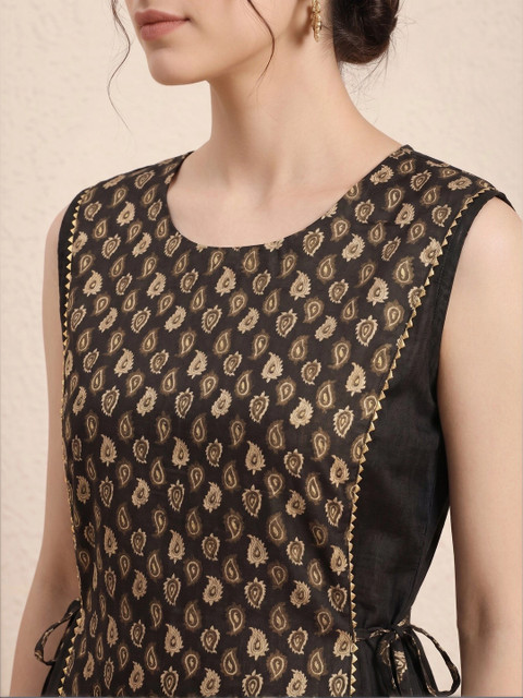 Anouk Printed T-shirt with Trousers - Image 3