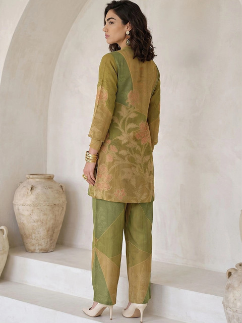 Libas Women Floral Printed Regular Kurta with Trousers - Image 5
